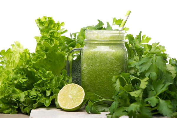 The benefits of different types of greens, such as spinach, kale, and wheatgrass, in Goddess greens juice